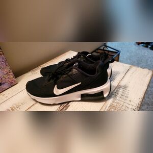 Nike Intrlk Women's size 7